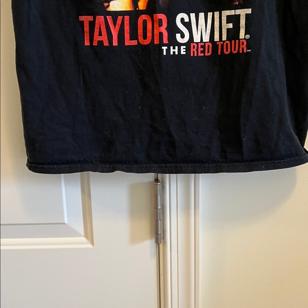 Taylor Swift Black Tee with Red and White Tour Graphic by Gildan small - Picture 3 of 3